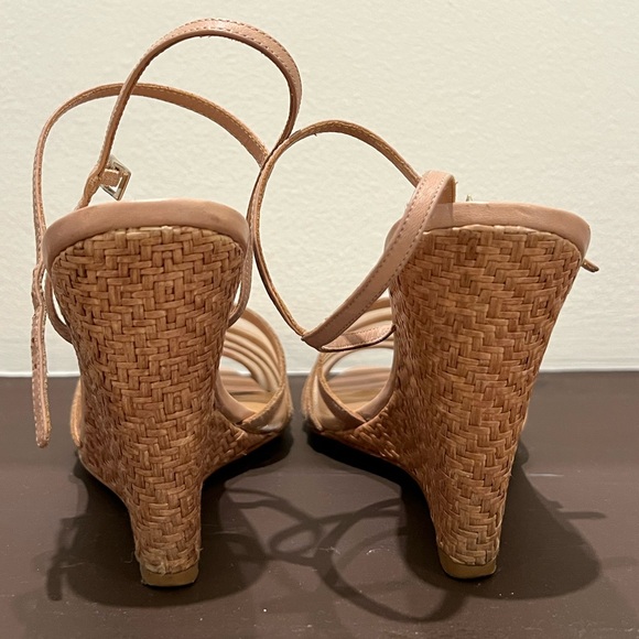 Chic Nude Wedge Sandals - Picture 5 of 7